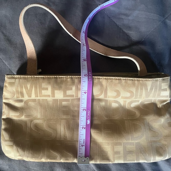 Fendi Gold Monogram Shoulder Bag Luxurious Design - Picture 9 of 11